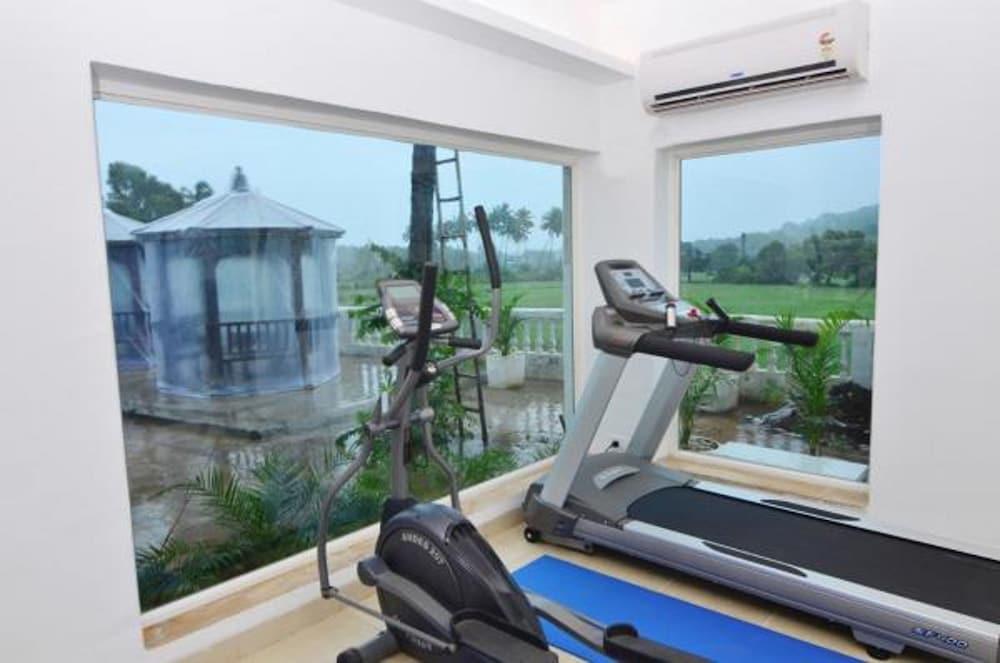 Azzure By Spree Hotel กาลังกูติ ภายนอก รูปภาพ